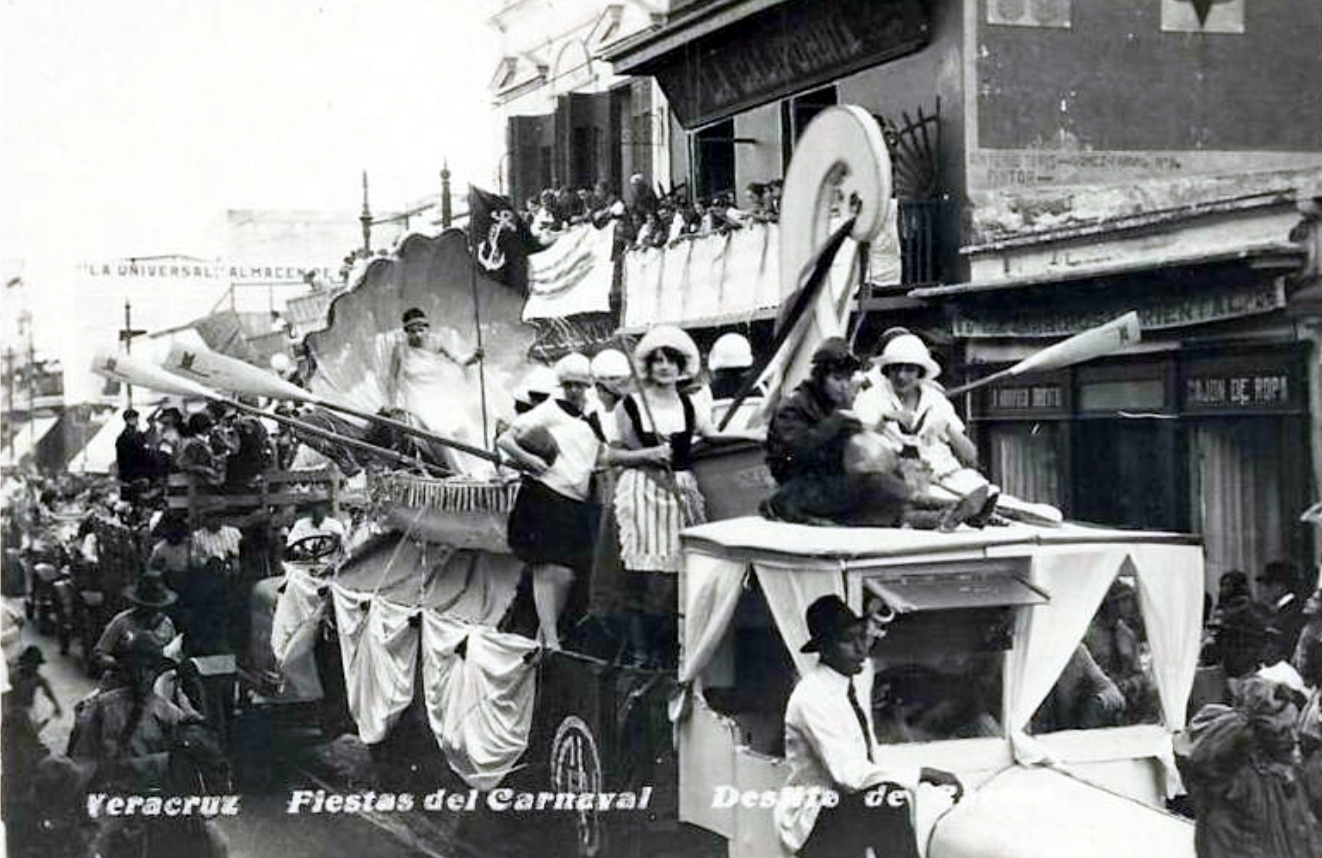 Floats of the Veracruz Carnival in the 1920s